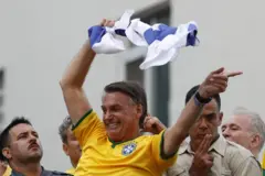 Bolsonaro com bandeira de Israel