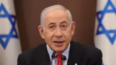 Benjamin Netanyahu falando