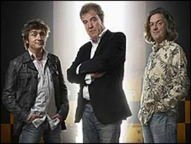 Clarkson, May y Hammond suelen hacer chistes basados en estereotipos nacionales.