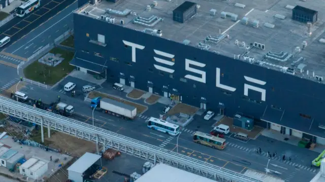A Gigafactory da Tesla em Xangai