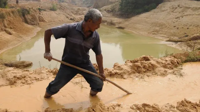 Extração de minerais raros na China