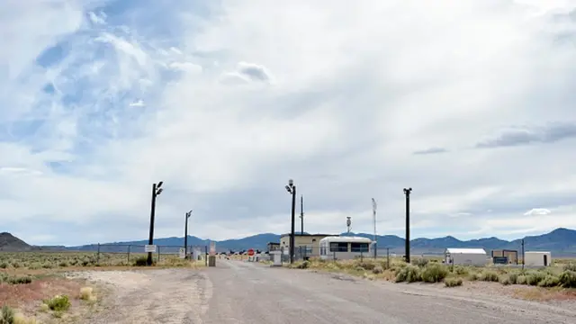 Um portão da instalação militar ultrassecreta da Força Aérea americana no condado de Lincoln, Nevada, conhecida como Área 51