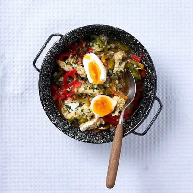 Salada de bacalhau cru, do chef português Leandro Carreira