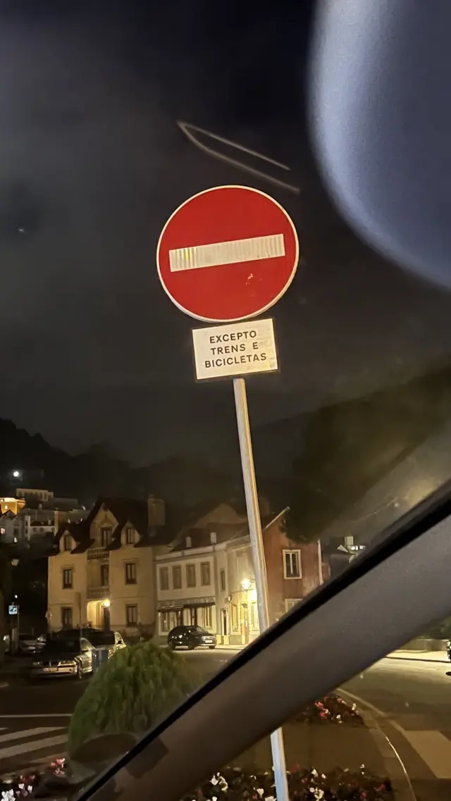 Foto de placa de trânsito