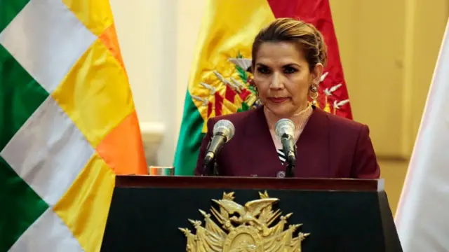 Jeanine Áñez faz discurso
