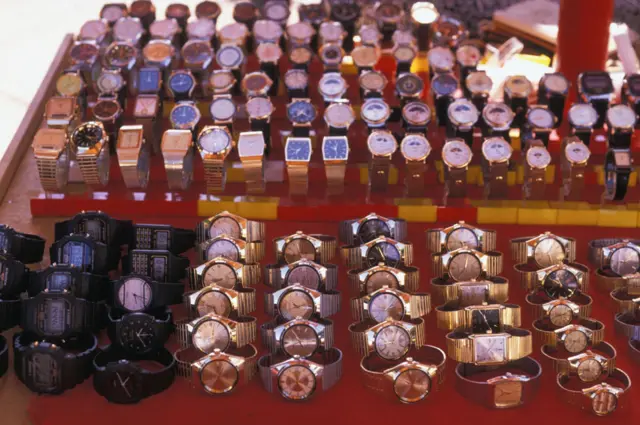 Relojes contrabandeados en Ciudad del Este, Paraguay.