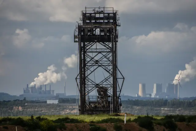 Centrales eléctricas impulsadas por la mina de Hambach.