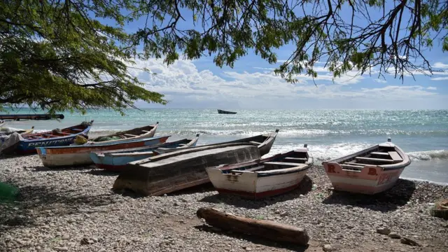 El grupo aborigen Tainos también dio origen al nombre Haití.