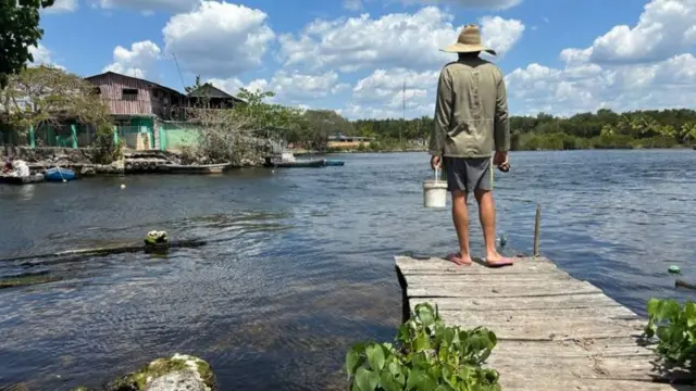 Homem pescando