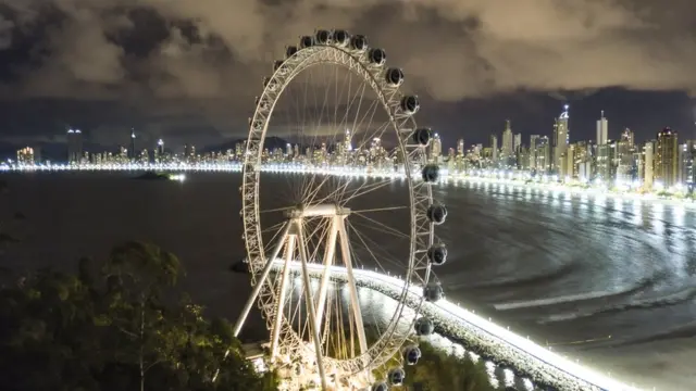 Roda gigante panorâmica de Balneário Camboriú