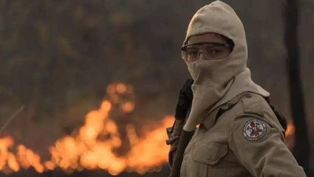 Bombeiro perto de Cuiaba