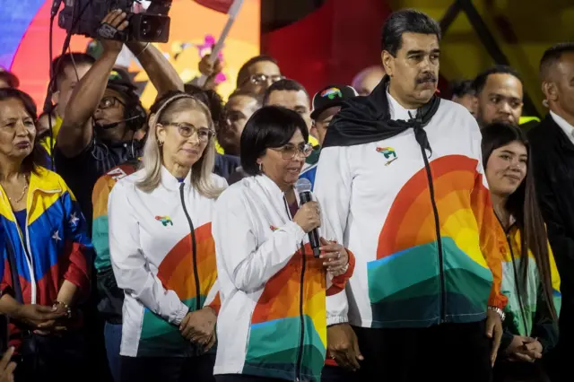 Evento com Maduro, um homem latino de bigode e cabelo preto