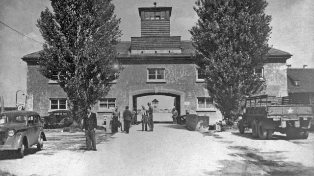 Frente do campo de Dachau