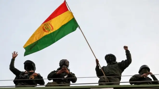 Policías amotinados en Cochabamba