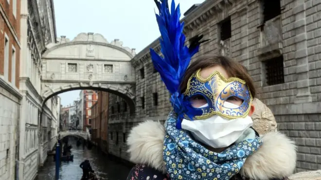 El carnaval se terminó antes de tiempo en Venecia por el coronavirus.