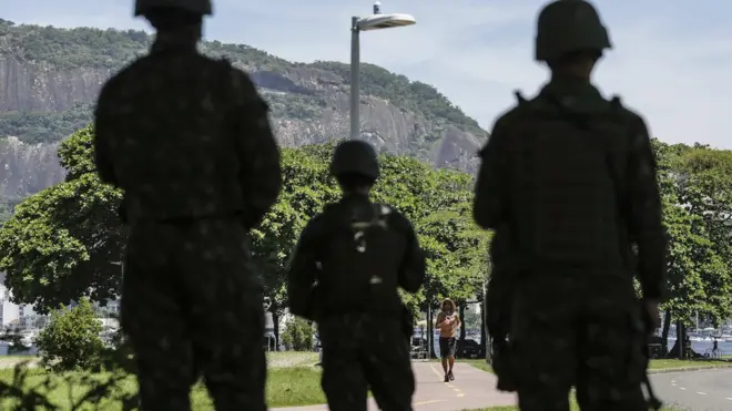 Para procurador, Exército nas ruas não resolve a dramática situação do Rio