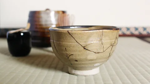 riya-takahashi/Getty Images The centuries-old art of kintsugi repairs broken pottery with beautiful seams of gold (Credit: riya-takahashi/Getty Images)