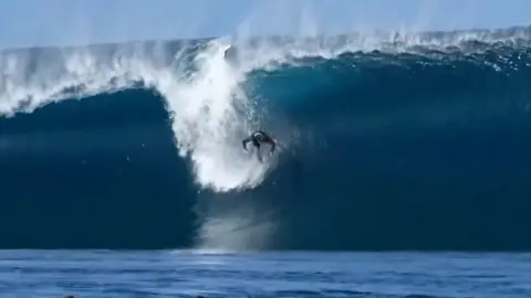 Tom Lowe at Teahupo'o