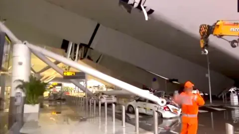 Delhi airport roof collapses due to heavy rain