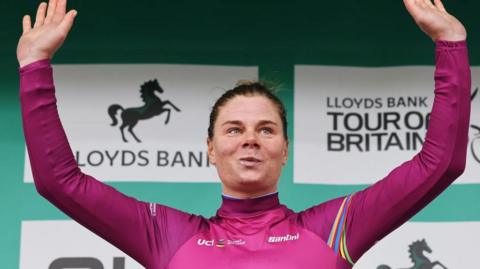  Lotte Kopecky celebrates on the podium