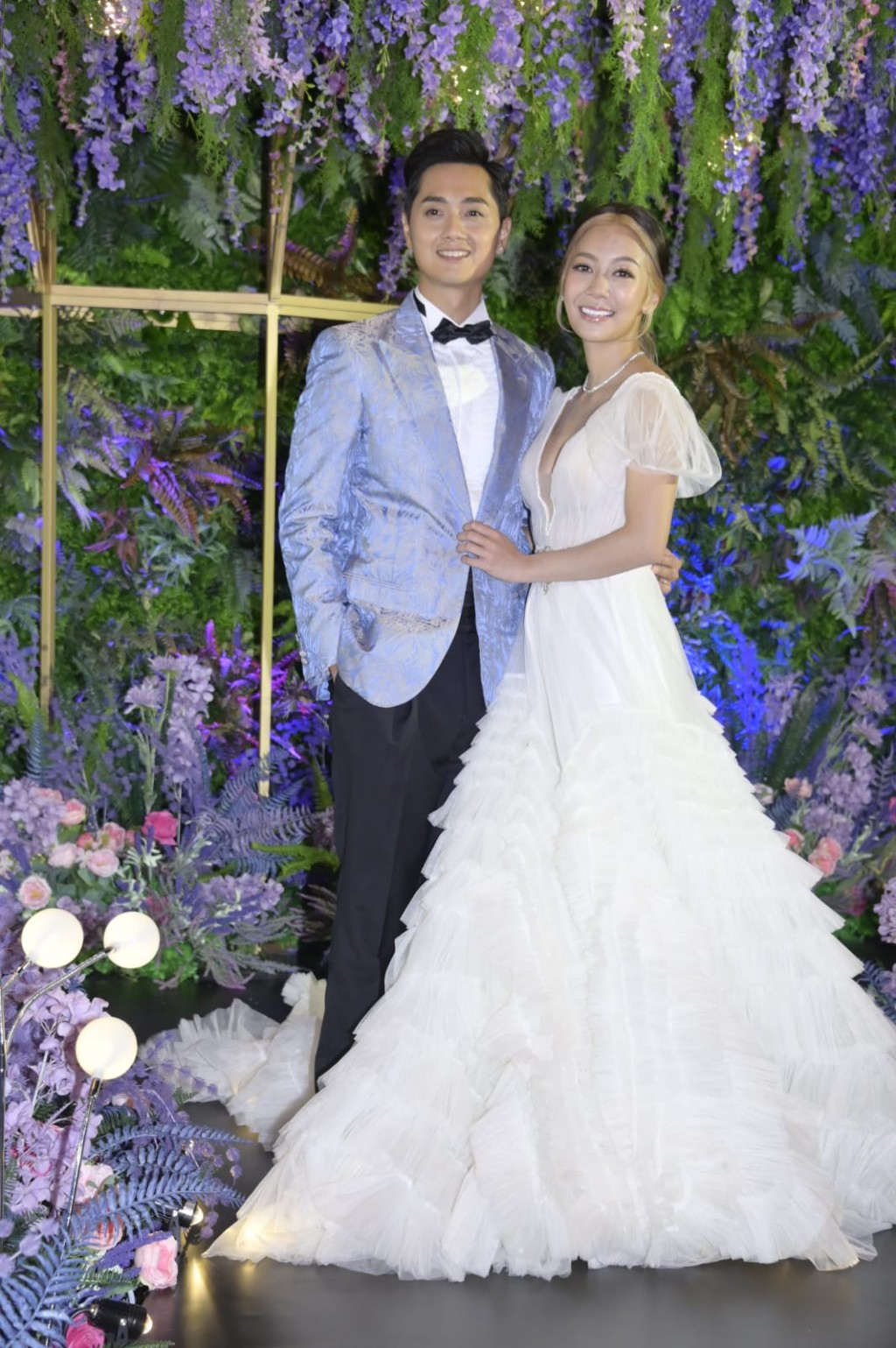 鄭俊弘和何雁詩於2021年底在尖沙咀補辦結婚晚宴，兼慶祝結婚一周年。