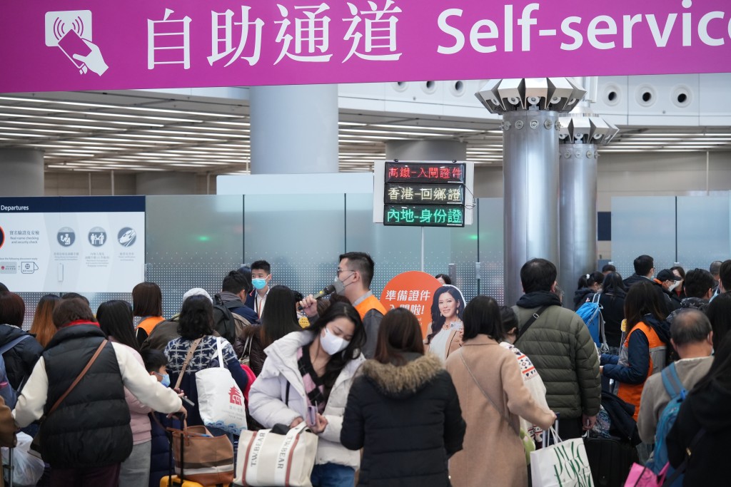 現仍有部分年三十及年初一的車票可供選購。資料圖片