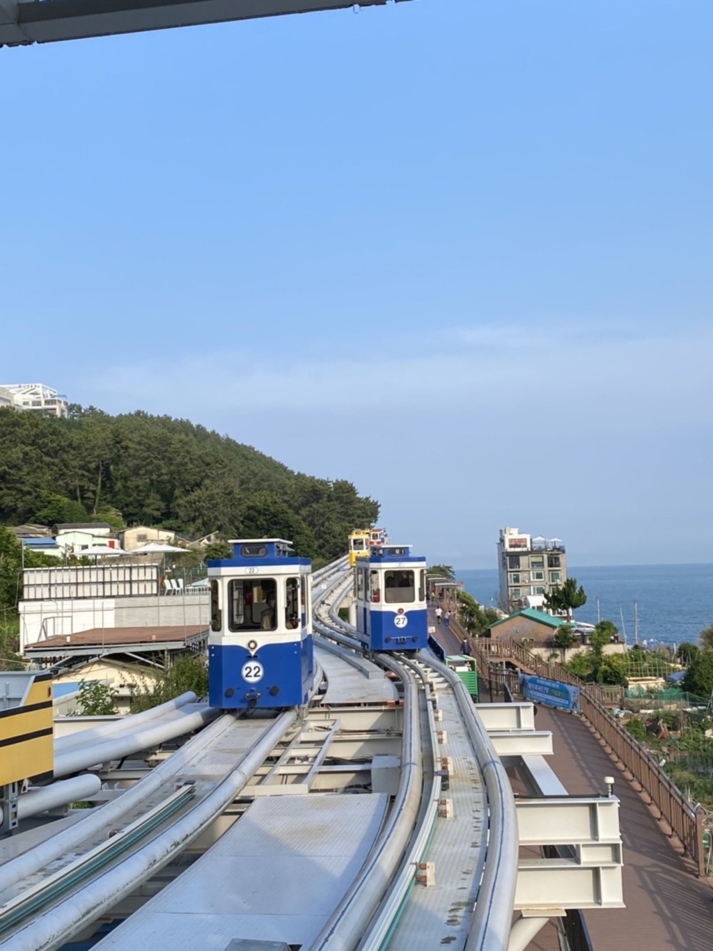 海雲台海岸列車兼具交通與觀光功能，讓人輕鬆飽覽釜山東海岸之美。