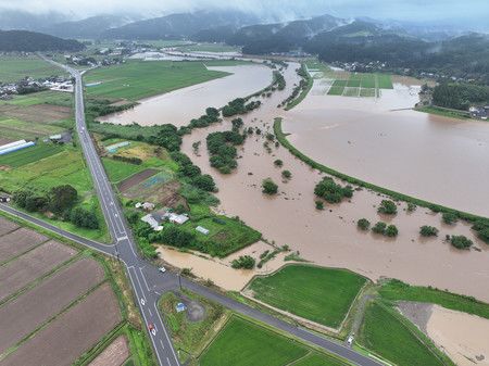 秋田縣石澤川崩堤。網上圖片