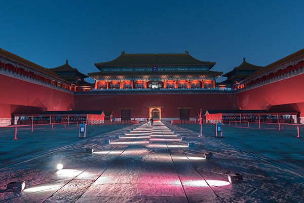 北京中軸線上的故宮夜景。澎湃新聞