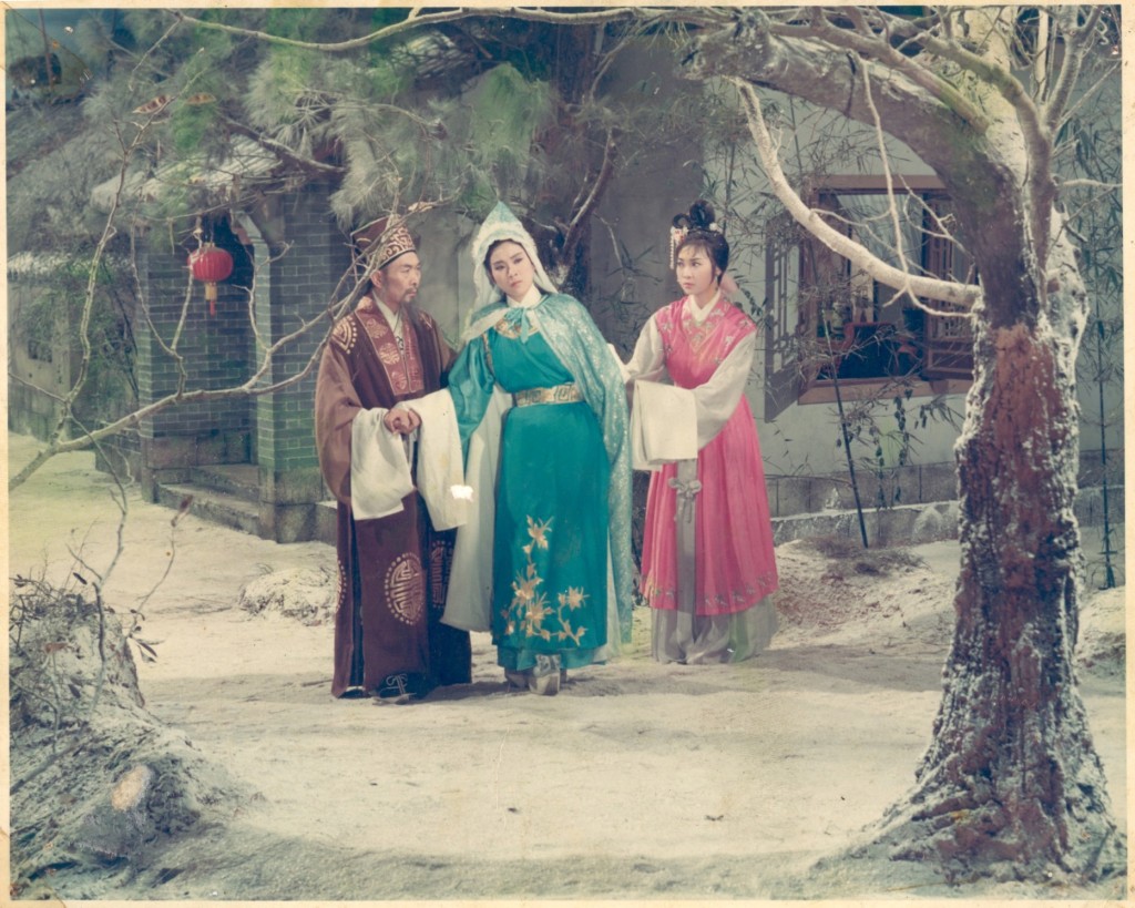 陳寶珠（中）、蕭芳芳（右）合演《七彩胡不歸》