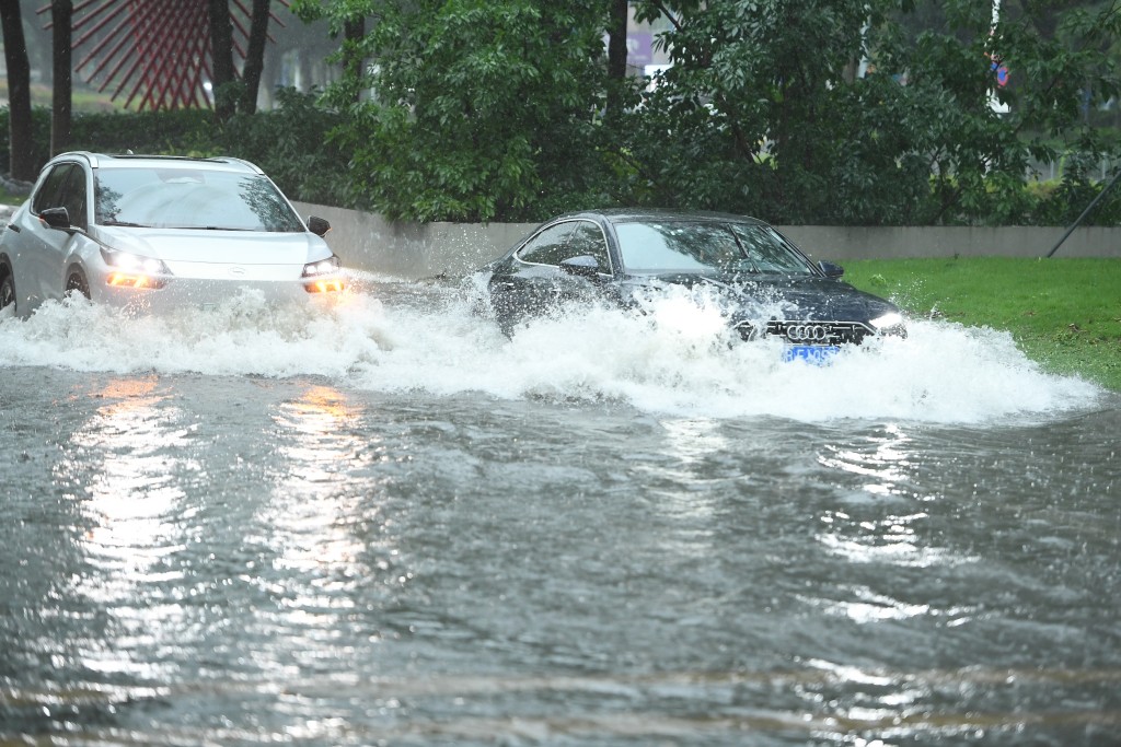 深圳本周後期會遇上強對流暴雨惡劣天氣。中新社