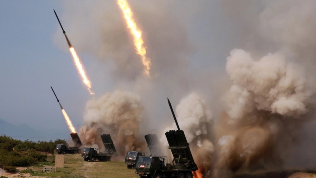 北韓宣佈研發可控火箭炮彈和彈道控制系統。朝中社