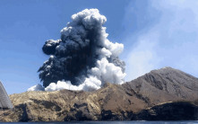 怀特岛4年前火山爆发22游客亡 5旅行社被指「罔顾安全」判赔4800万元