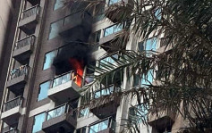 荃湾如心广场楼上单位起火  20多人自行疏散