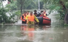 河南暴雨︱漯河市降水量全國第一  南陽市水深及腰