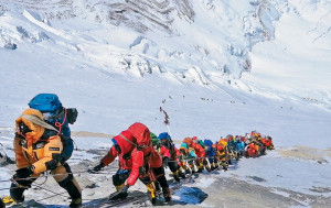 尼泊爾新規 珠峰山友強制加裝GPS晶片利救援