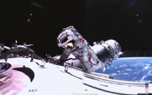 神舟十七號太空人進行第二次出艙活動  完成首次艙外維修任務