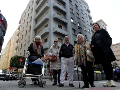 Vecinos de Santander, víctimas de la especulación inmobiliaria en la calle Santa Clara 8.