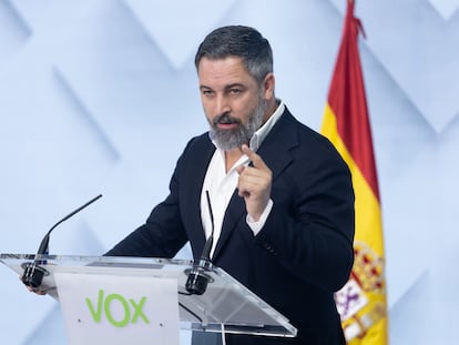 El líder de Vox, Santiago Abascal, durante una rueda de prensa posterior al Comité de Acción Política del partido, en la sede de VOX, a 8 de julio de 2024, en Madrid.