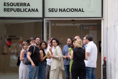 Marta Rovira, en un descanso de la reunión, este lunes.