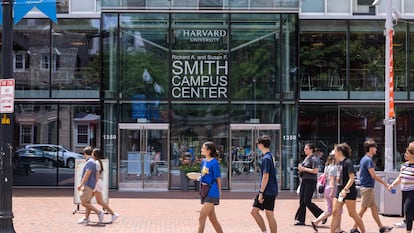 Acceso al Smith Campus Center de la Universidad de Harvard, en Massachusetts (EE UU).