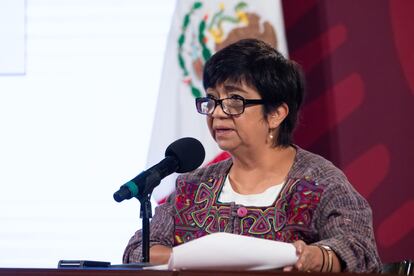 Edna Elena Vega Rangel, subsecretaria de Ordenamiento Territorial y Agrario de la Sedatu, durante conferencia de prensa realizada en Palacio Nacional en la que se realizó el reporte de créditos y subsidios en materia de vivienda.