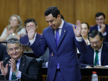 El presidente de la Junta de Andalucía, Juan Manuel Moreno, en el Parlamento andaluz este jueves.