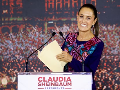 Claudia Sheinbaum se dirige a sus partidarios en Ciudad de México, en junio de 2024.