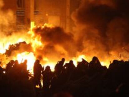 Imagen de las protestas contra el Gobierno de Ucrania en las calles de Kiev. (Photo by Roman Pilipey/Kommersant Photo via Getty Images)