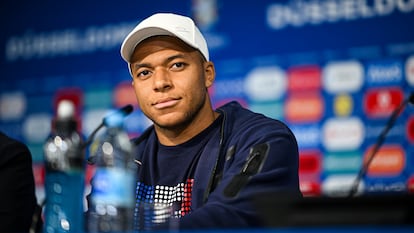 Kylian Mbappé, durante la rueda de prensa como capitán de Francia el domingo en Düsseldorf, Alemania.