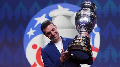 Lionel Scaloni, entrenador del último equipo que levantó la Copa América, durante el sorteo de la próxima edición del campeonato, en Miami (EE UU), este jueves.