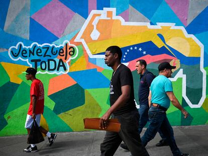 Un mural del referéndum venezolano sobre la anexión de Esequivo, Guyana.