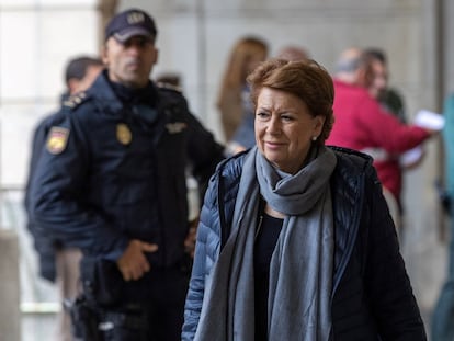 La exconsejera de Economía de la Junta de 1994 a 2004, Magdalena Álvarez, a su llegada a la Audiencia de Sevilla durante el juicio de los ERE.