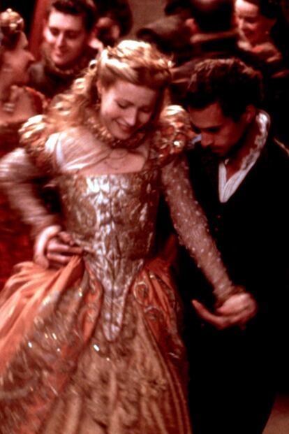 Sin embargo, a la hora de hablar de vestuario icónico existen otras muchas muestras. Por ejemplo, la directora de vestuario de Shakespeare in love, Sandy Powell, se llevó un Oscar.